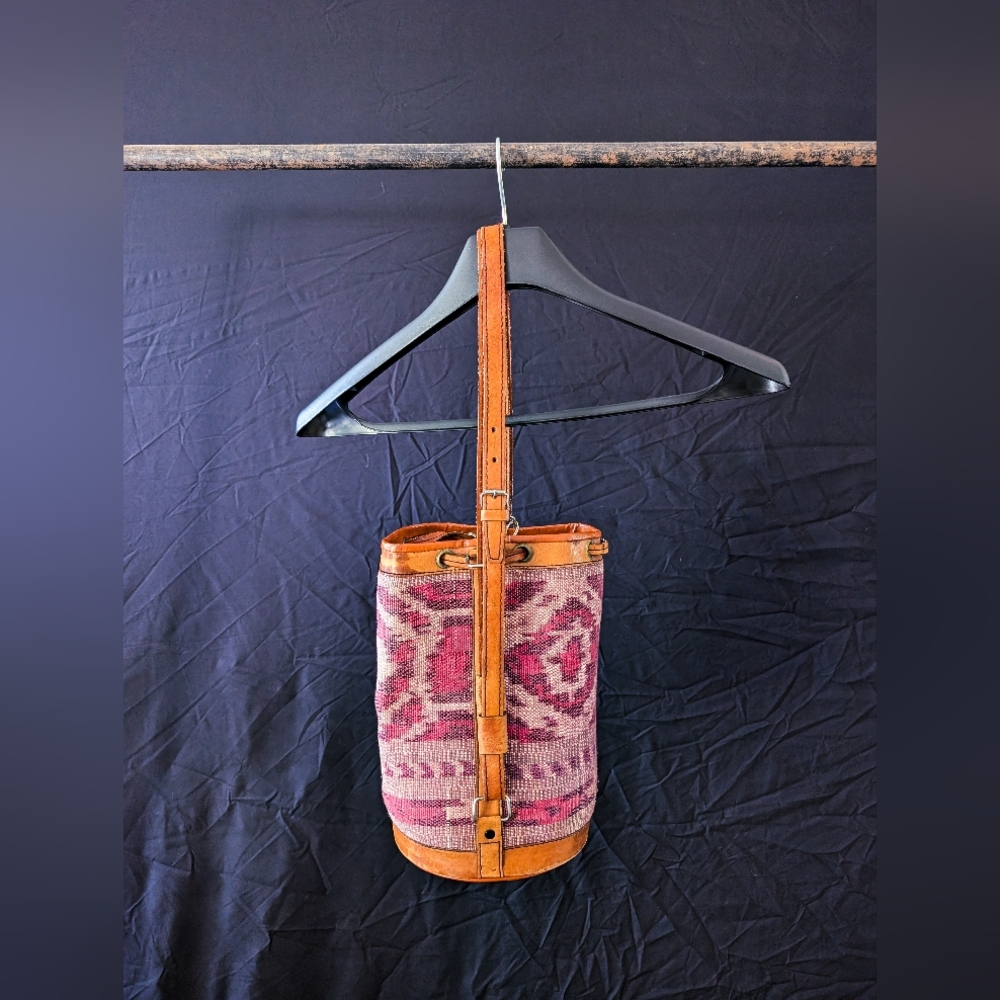 Bucket Purse - Picture 2 of 3